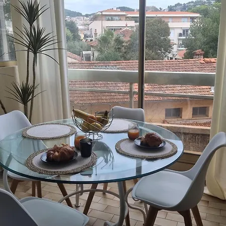 Apartamento Charming Flat With Terrace And Swimming Pool Le Cannet