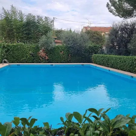 Charming Flat With Terrace And Swimming Pool Apartment *