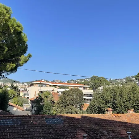 דירה Charming Flat With Terrace And Swimming Pool לה קאנה