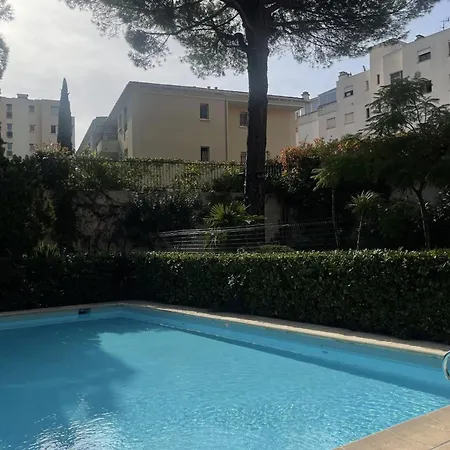 Charming Flat With Terrace And Swimming Pool