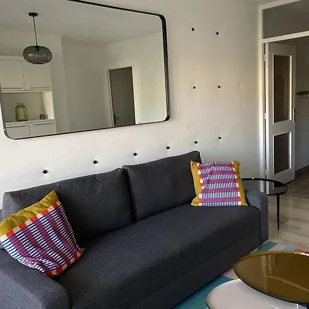 Charming Flat With Terrace And Swimming Pool * לה קאנה